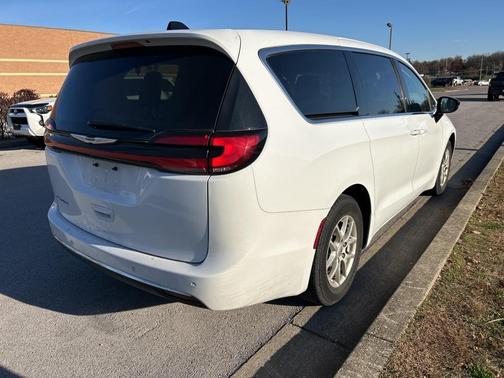 2024 Chrysler Pacifica Touring-L