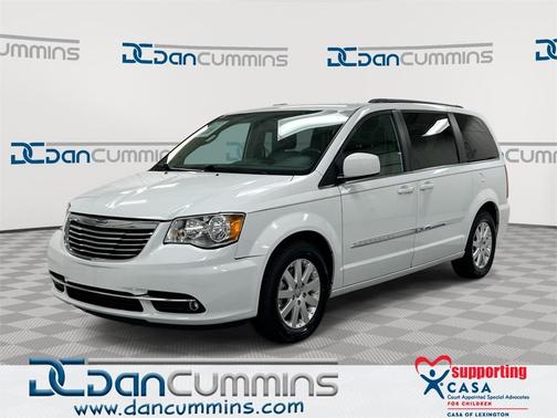 2016 Chrysler Town & Country Touring