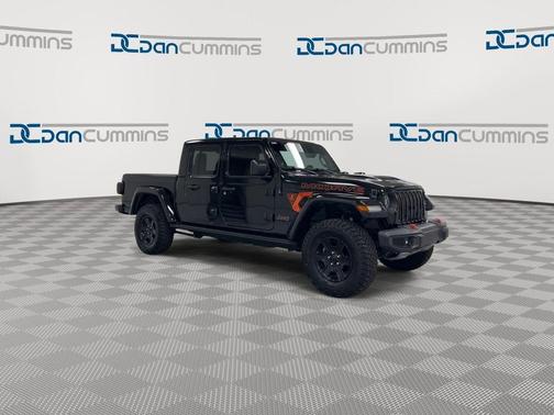 Black Clearcoat 2021 Jeep Gladiator Mojave