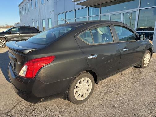 2013 Nissan Versa 1.6 SV