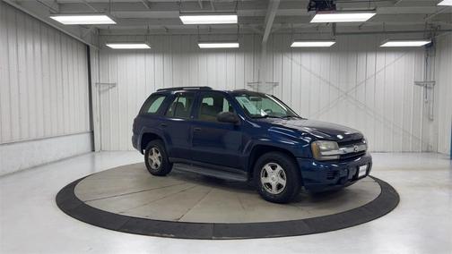 Photo 2 of 37 of 2003 Chevrolet Trailblazer LS