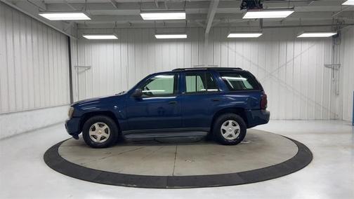 Photo 5 of 37 of 2003 Chevrolet Trailblazer LS
