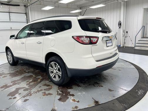 White 2015 Chevrolet Traverse 1LT