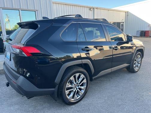 2022 Toyota RAV4 XLE Premium