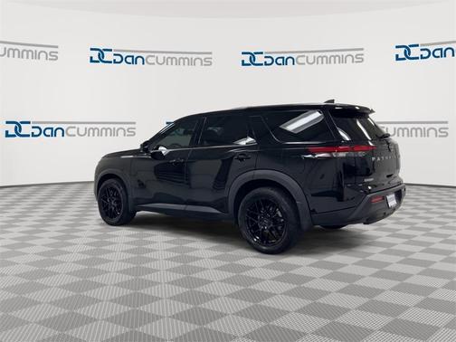 2024 Nissan Pathfinder S