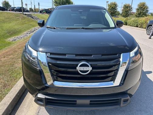 2024 Nissan Pathfinder S