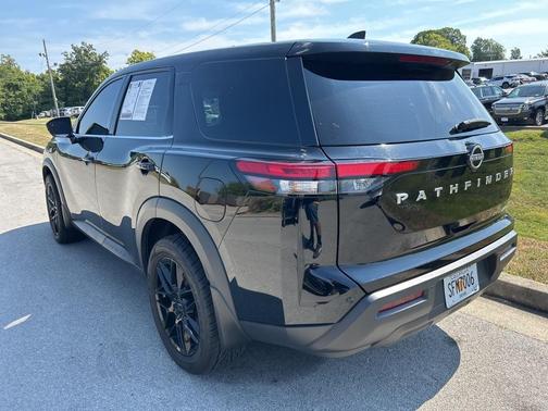 2024 Nissan Pathfinder S