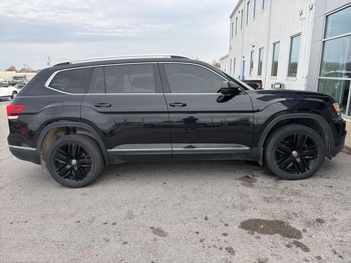 2018 Volkswagen Atlas 3.6L SEL Premium