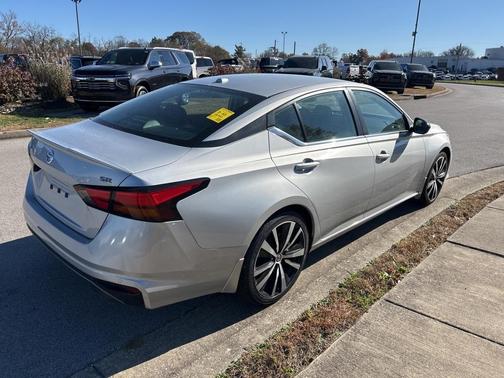 2022 Nissan Altima 2.5 SR