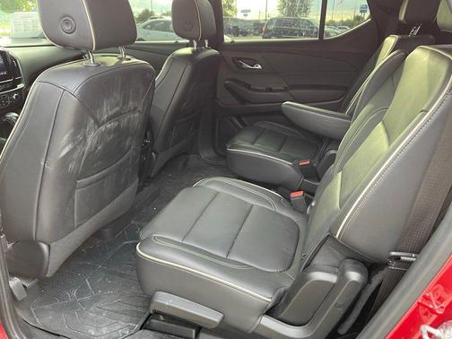 Cherry Red Tintcoat 2022 Chevrolet Traverse Premier