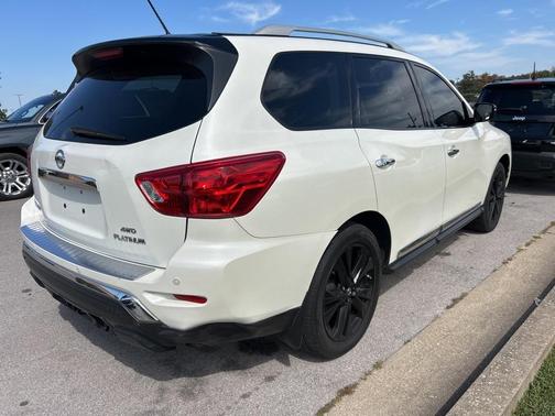 2017 Nissan Pathfinder Platinum