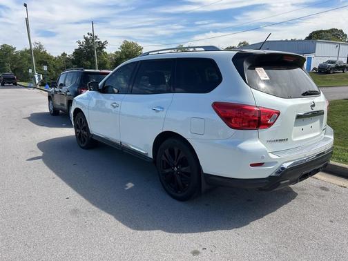 2017 Nissan Pathfinder Platinum