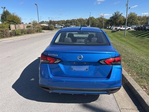 2022 Nissan Versa 1.6 SV