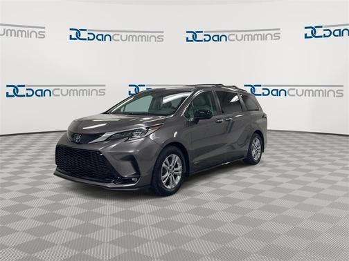 2021 Toyota Sienna XSE 7 Passenger