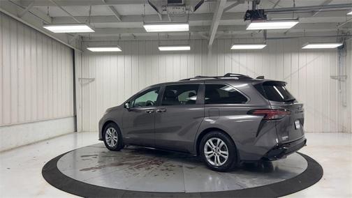 2021 Toyota Sienna XSE 7 Passenger