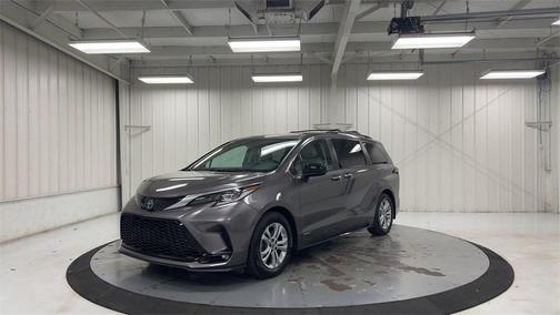 2021 Toyota Sienna XSE 7 Passenger