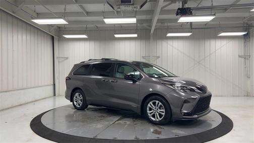 2021 Toyota Sienna XSE 7 Passenger