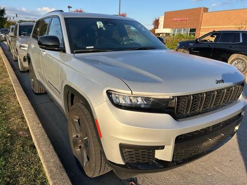 2023 Jeep Grand Cherokee L Laredo