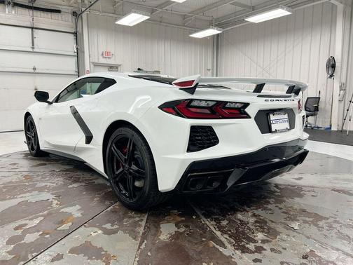 Arctic White 2026 Chevrolet Corvette Stingray w/3LT