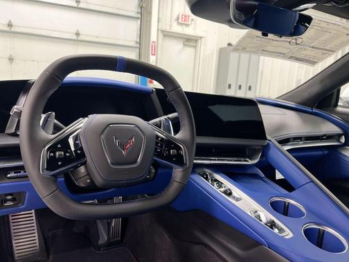 Arctic White 2026 Chevrolet Corvette Stingray w/3LT