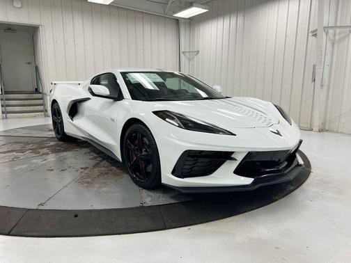 Arctic White 2026 Chevrolet Corvette Stingray w/3LT