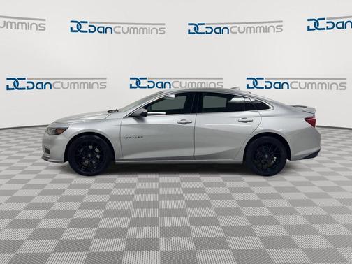 Silver Ice Metallic 2018 Chevrolet Malibu LT