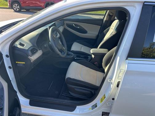 2018 Hyundai Elantra GT Base