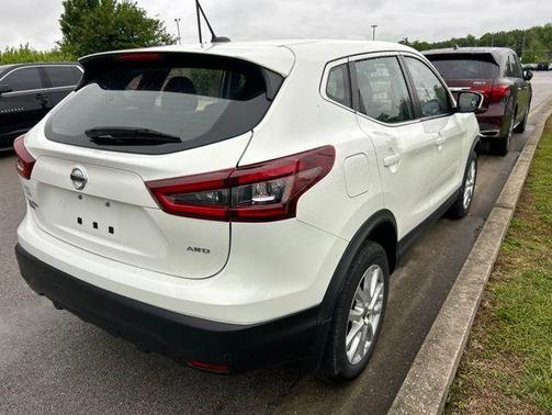 Glacier White 2022 Nissan Rogue Sport S