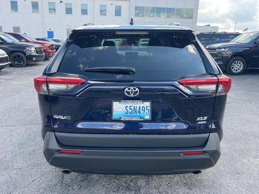 2022 Toyota RAV4 XLE