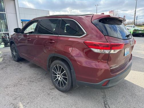 2017 Toyota Highlander SE