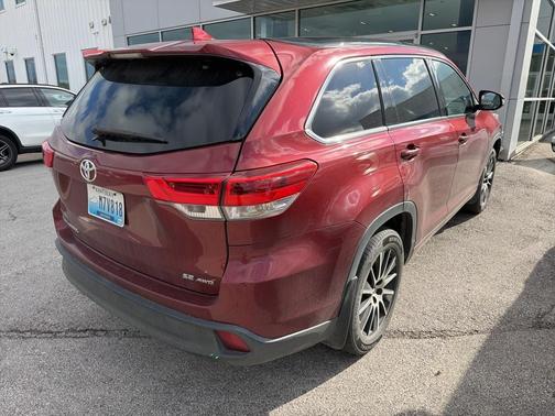 2017 Toyota Highlander SE