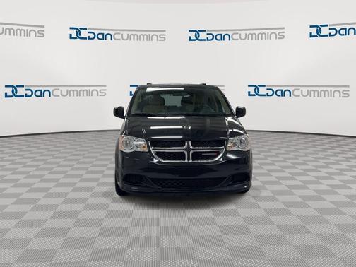 Brilliant Black Crystal Pearlcoat 2016 Dodge Grand Caravan SXT