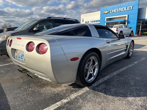 2004 Chevrolet Corvette Base