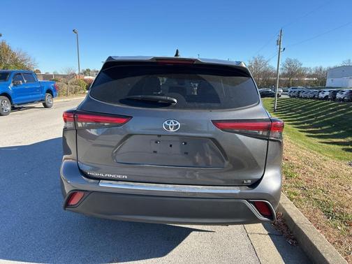 2023 Toyota Highlander LE