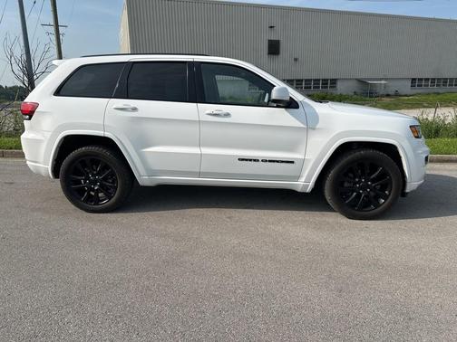 2017 Jeep Grand Cherokee Altitude