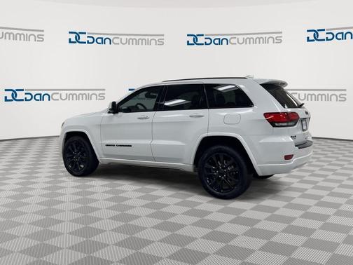 Bright White Clearcoat 2017 Jeep Grand Cherokee Altitude