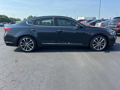 2019 Kia Cadenza Technology