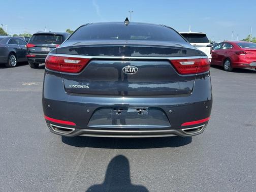 2019 Kia Cadenza Technology