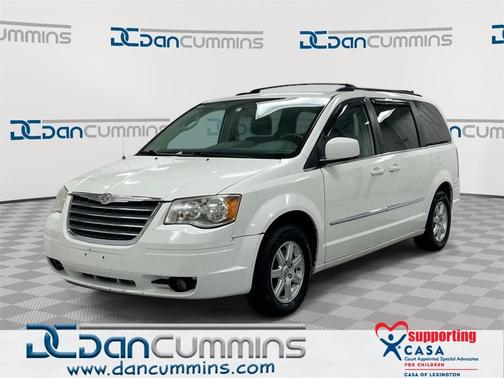 2010 Chrysler Town & Country Touring