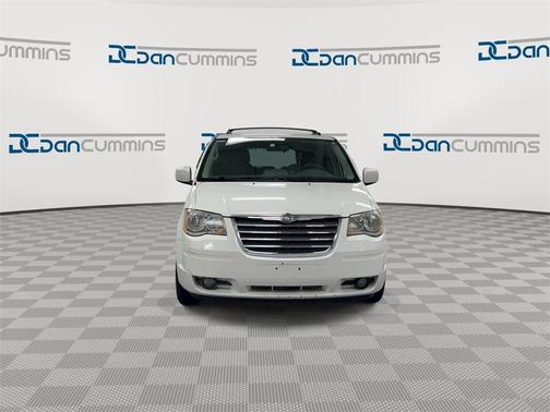 2010 Chrysler Town & Country Touring