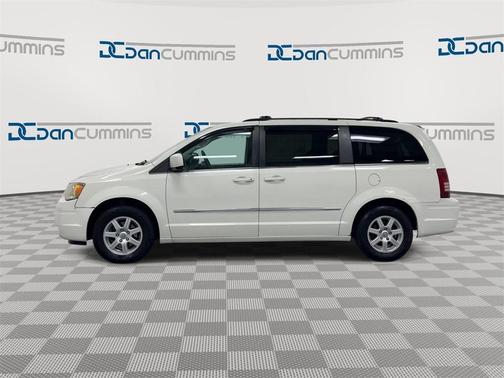 2010 Chrysler Town & Country Touring