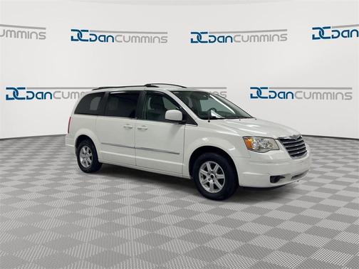 2010 Chrysler Town & Country Touring