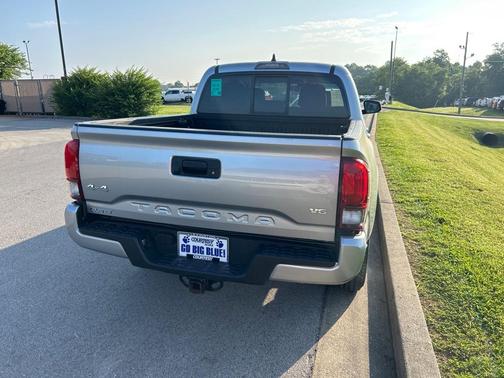 2022 Toyota Tacoma SR