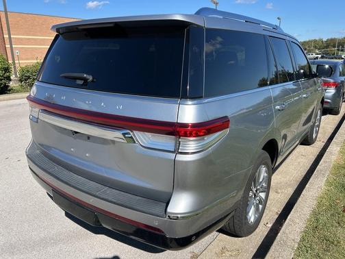 2023 Lincoln Navigator Standard