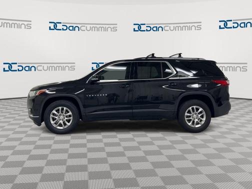 Mosaic Black Metallic 2018 Chevrolet Traverse LT Cloth