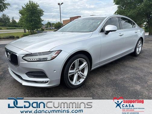 Bright Silver Metallic 2018 Volvo S90 T5 Momentum
