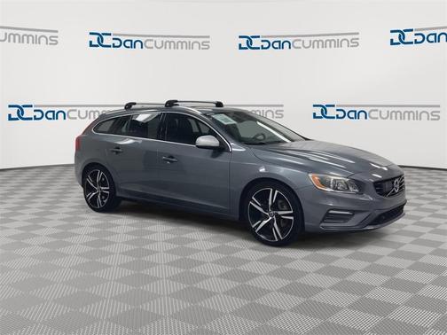 2017 Volvo V60 T6 R-Design Platinum