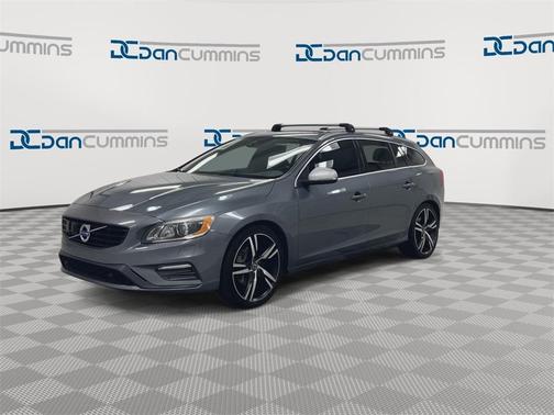 2017 Volvo V60 T6 R-Design Platinum