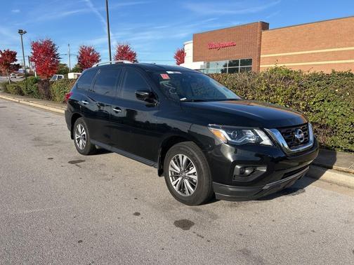 2020 Nissan Pathfinder SV