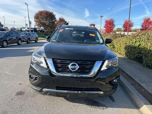 2020 Nissan Pathfinder SV